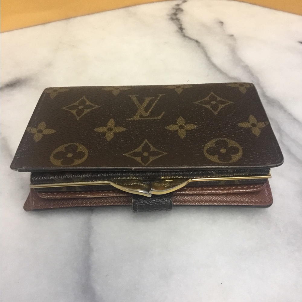 Louis Vuitton Agenda Wallet - Picture 10 of 15